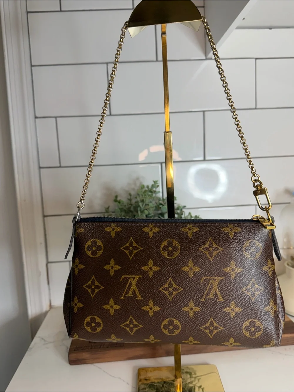 Authentic Louis Vuitton Pallas Clutch – Monogram – 2017 comes with printed COA